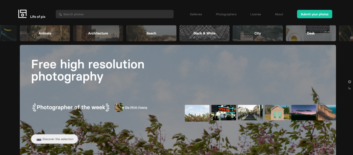 Life of Pix homepage screenshot showcasing free high-resolution photography contributed by a global community of photographers.